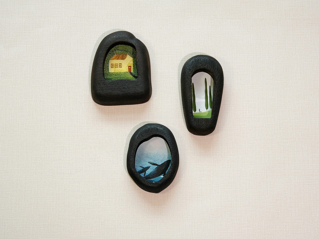Handmade Solid Black Wood Wall Hanging Picture Frame Set with Artwork