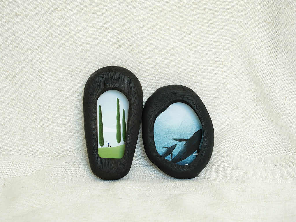 Handmade Solid Black Wood Wall Hanging Picture Frame Set with Artwork