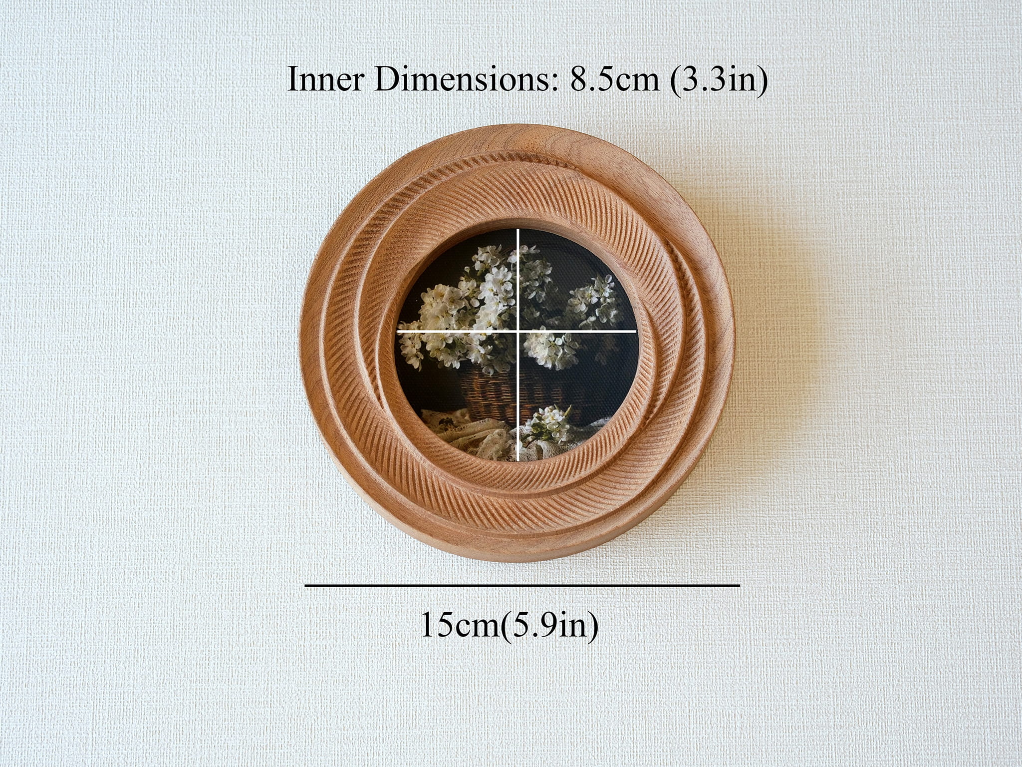 Dimensions for the round flower frame: 15cm outer diameter, with an 8.5cm circular inner window for artistic photos.