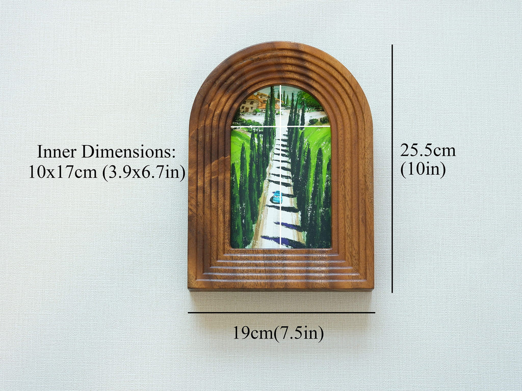 Size chart of the arched "Tuscany" solid wood frame, indicating external dimensions of 25.5x19cm (10x7.5in) and inner artwork dimensions of 10x17cm (3.9x6.7in).