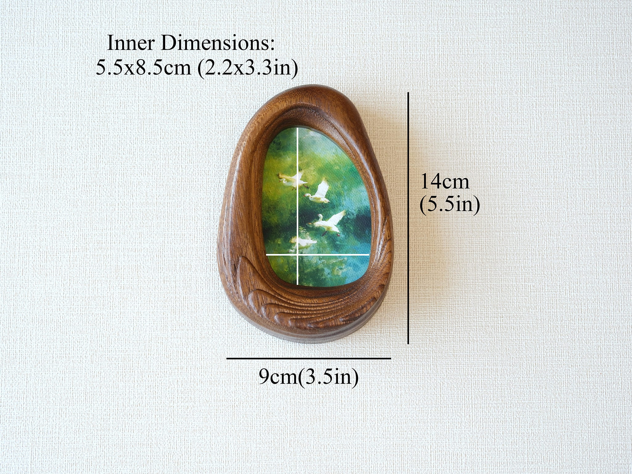 Size chart of the Waterdrop solid wood frame, indicating external dimensions of 14x9cm (5.5x3.5in) and inner artwork dimensions of 5.5x8.5cm (2.2x3.3in).