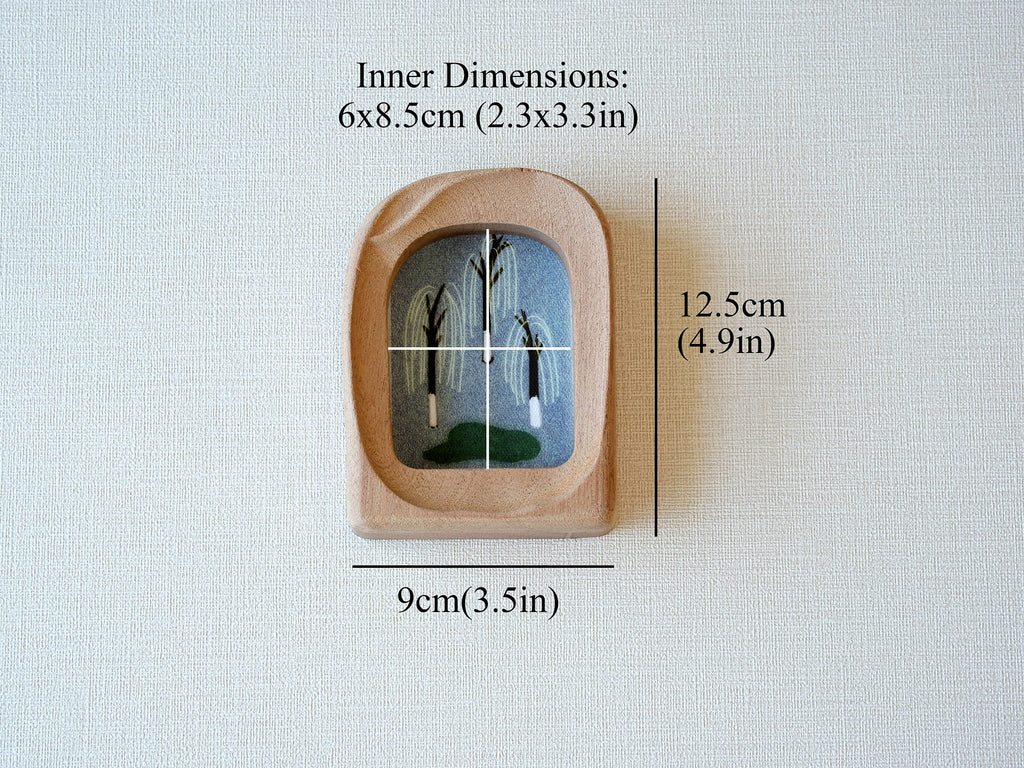 Dimensions for the soft arched frame: 12.5x9cm outer size, with a 6x8.5cm inner window for artistic prints.