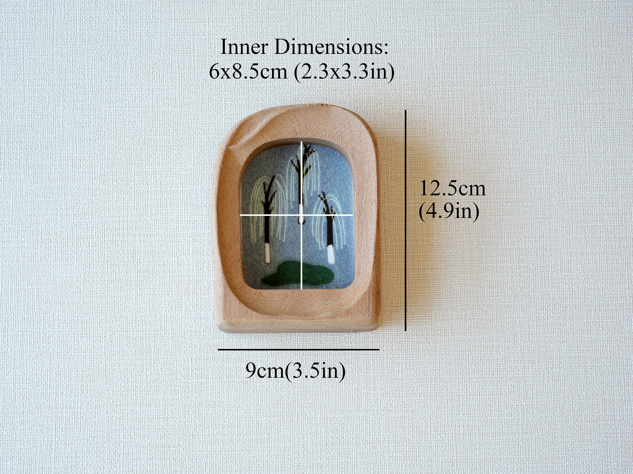 Dimensions for the soft arched frame: 12.5x9cm outer size, with a 6x8.5cm inner window for artistic prints.