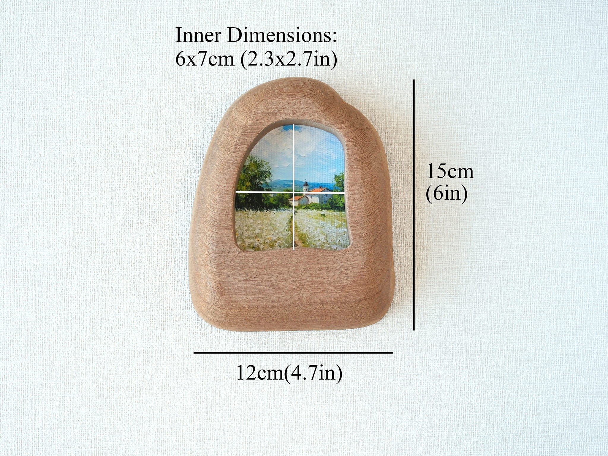 Dimensions for the house frame: 15x12cm outer size, with a 6x7cm inner window for charming miniature prints.