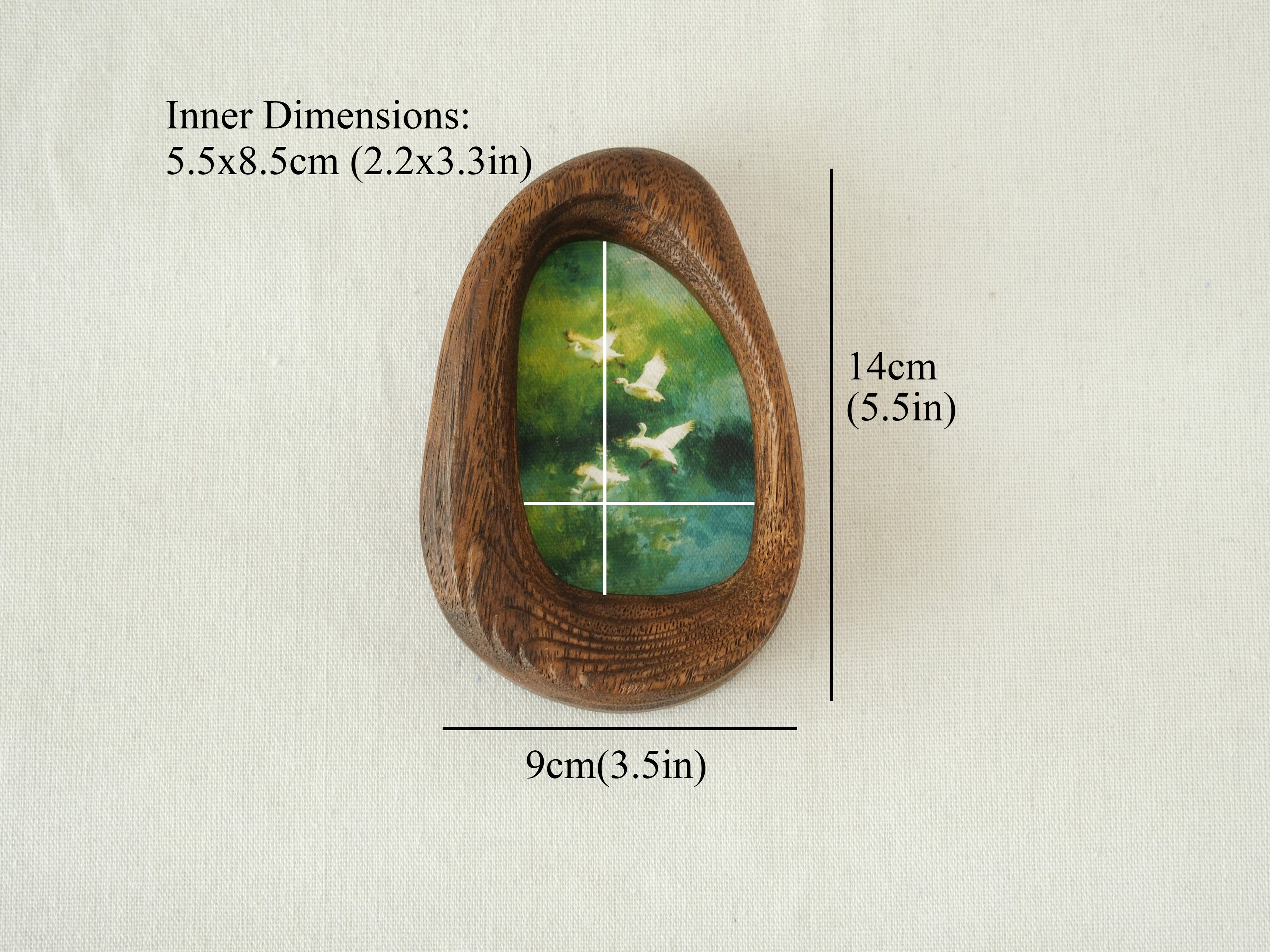 Size chart of the Waterdrop solid wood frame, indicating external dimensions of 14x9cm (5.5x3.5in) and inner artwork dimensions of 5.5x8.5cm (2.2x3.3in).