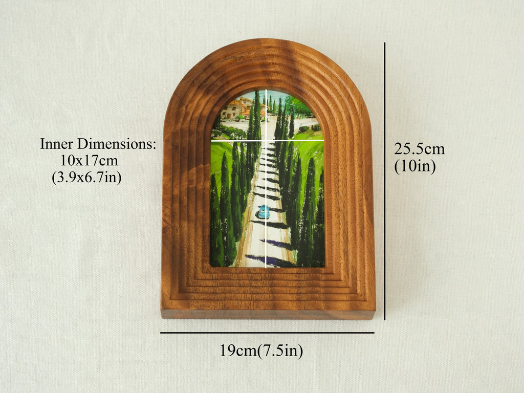 Size chart of the arched "Tuscany" solid wood frame, indicating external dimensions of 25.5x19cm (10x7.5in) and inner artwork dimensions of 10x17cm (3.9x6.7in).